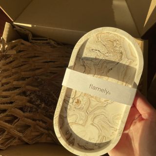 👀 Vyhraj originální tác z mé nové kolekce Marble Collection. Každý kousek vzniká ručně, pomalu a poctivě. 🤎 Jak se...